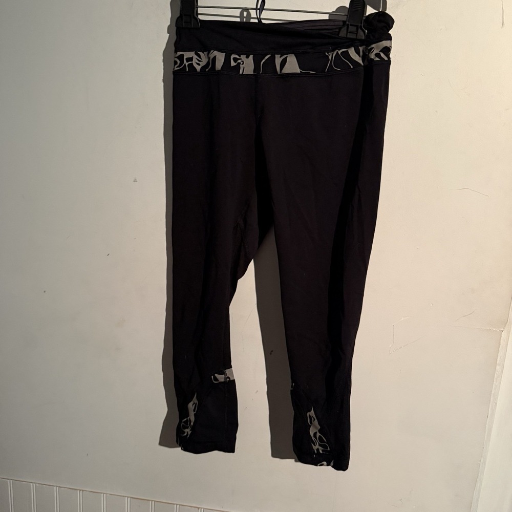 Lululemon Size 8 Workout Inspire Crop II Legging Marbled Moisture Wick Running